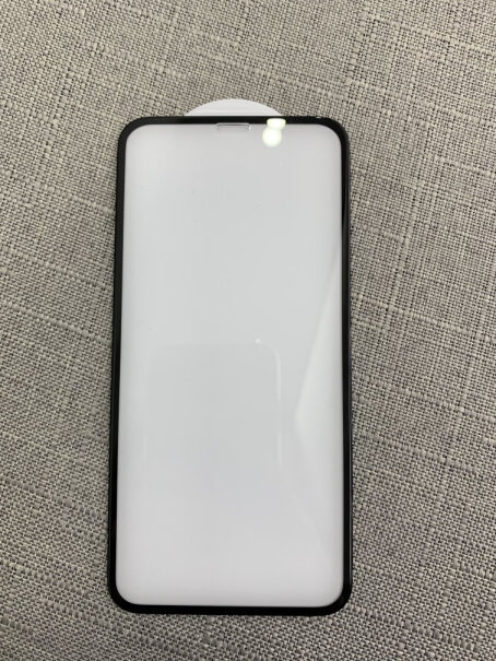 图拉斯iPhoneX膜的质量怎么样？有气泡吗，贴合度如何，手机壳会不会套不进去？谢谢回答？