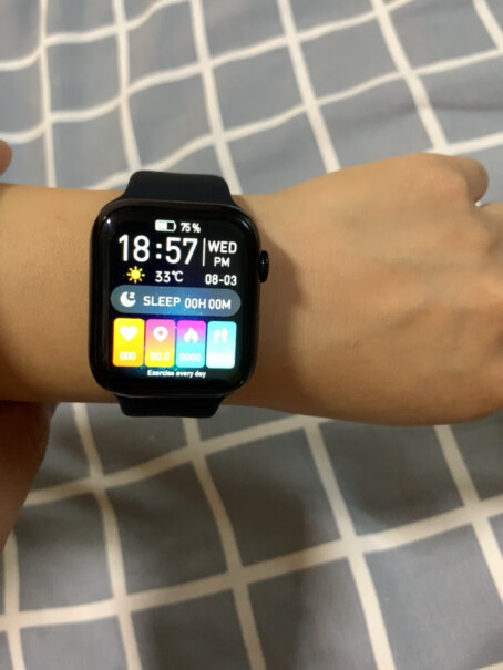 果元素华强北S8Ultra智能手表运动watch8ProMax坚固钛金属高清大屏离线支付nfc男女心这表和苹果的很像．哪个好用？
