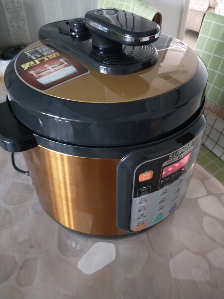 苏泊尔电压力锅蒸煮多用请问各位这个锅煮熟饭后开盖是不是必须要手动排气吗？还是自动排气？