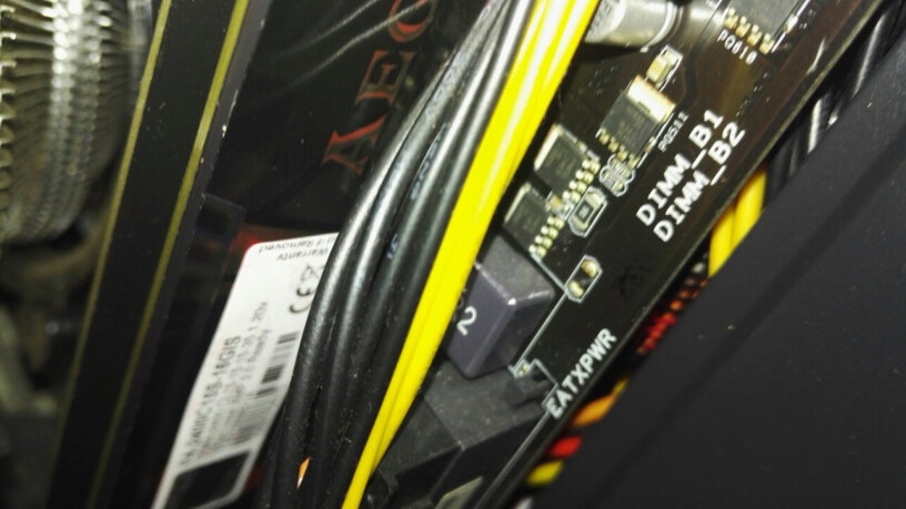 芝奇16GB DDR4 Aegis/黑红色b250m plus能点亮吗？