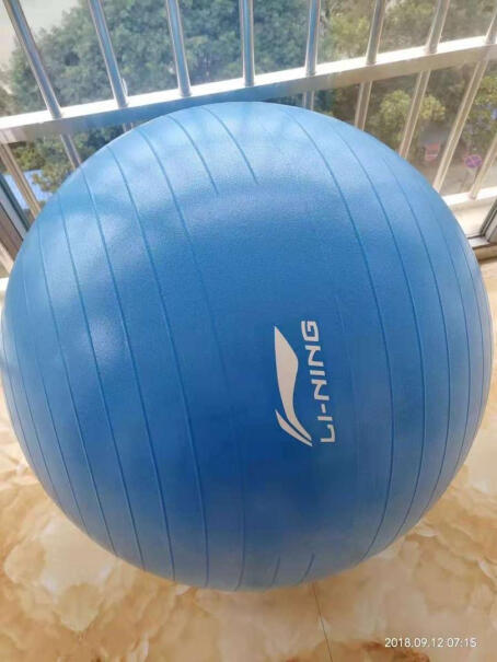 瑜伽球李宁瑜伽球55cm加厚防滑健身球评测怎么样！深度剖析功能区别？