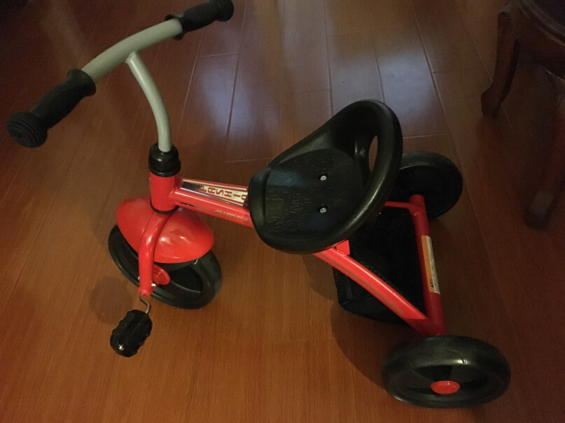 好孩子儿童三轮车脚踏车1-3岁童车男女宝宝玩具车红色我家女宝贝马上3岁了，能骑这款车吗？