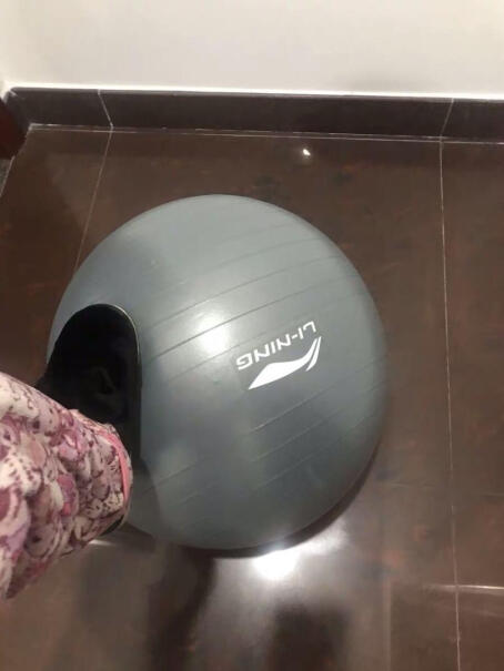 瑜伽球李宁瑜伽球65cm加厚防滑健身球评测哪款功能更好,深度剖析功能区别？