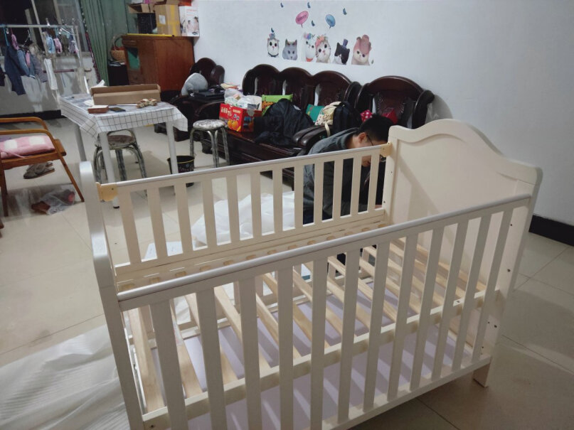 婴儿床友贝欧式多功能实木婴儿床拼接大床可改儿童床加长雪橇式最真实的图文评测分享！详细评测报告？