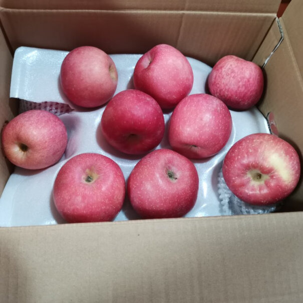烟台红富士苹果5kg装这个佳弄农8斤装的好吃吗？脆甜吗？跟新疆阿克苏比起来哪个好吃呀！？