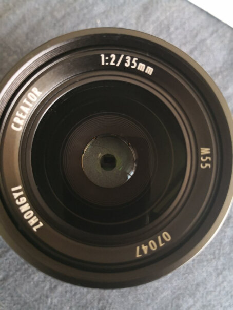 镜头中一光学 35mm f2.0微单广角镜头评测分析哪款更好,优缺点测评？