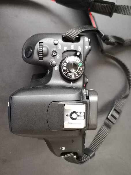 佳能 EOS 200D II 相机套装机身缓存有多少？支持多少写入速度的内存卡？