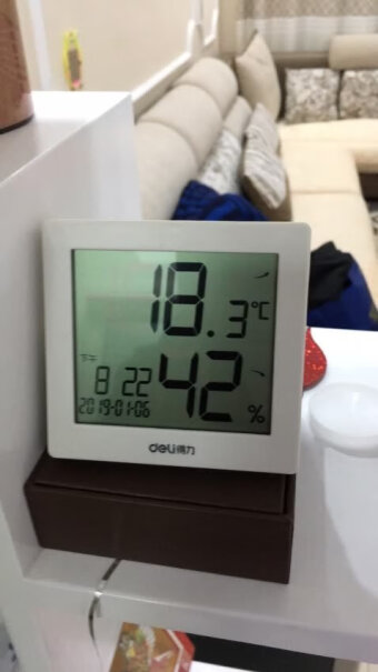 得力8813温度一直显示24度，感觉家里温度没那么高？