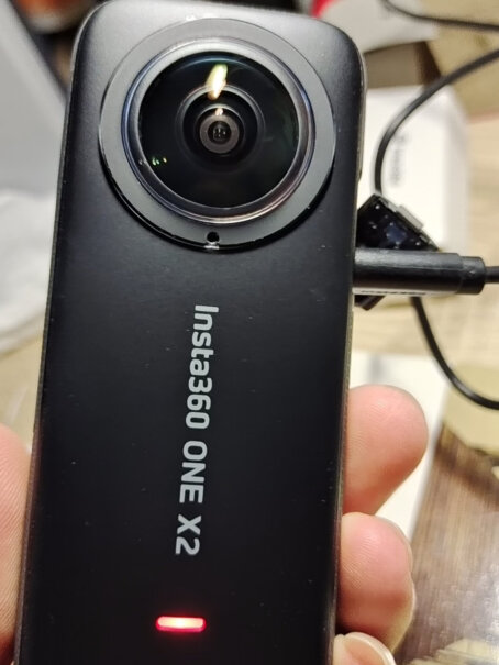 Insta360 ONE X2 摩托套装原装电池跟陆用电池有什么区别？