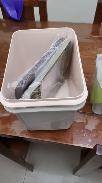 百露4个装超大厨房杂粮密封罐塑料五谷收纳罐储物罐每个盒子的容量是多少啊？