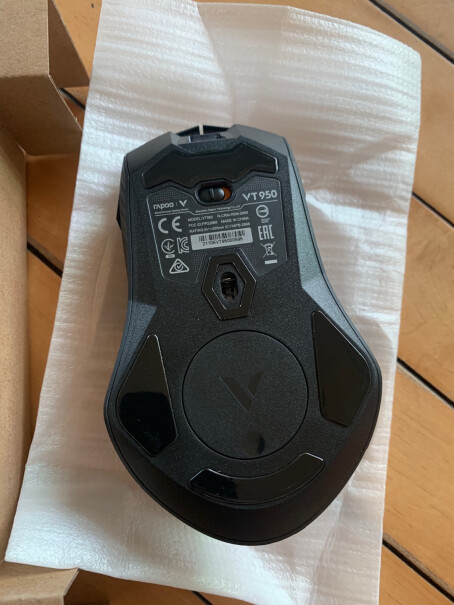 VT9无线游戏鼠标微动缩水了吗，预压弹簧有吗？