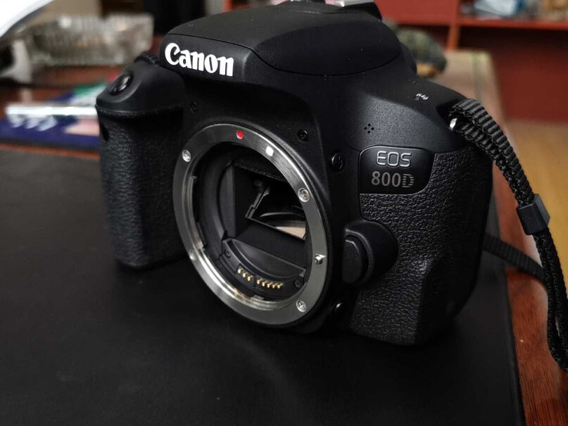 佳能 EOS 200D II 相机套装我有一台当年500D标配的18-200的原装镜头，能用在这800D上面吗？