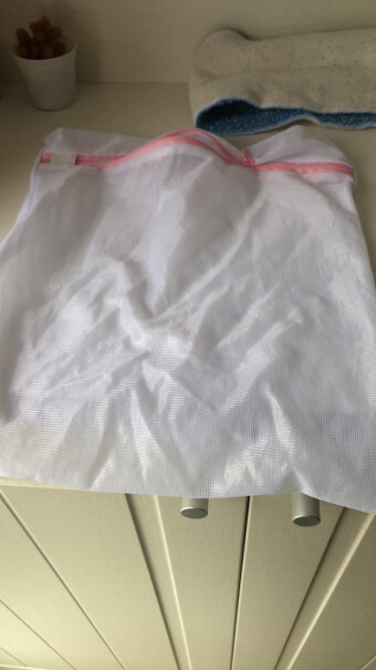 芳草地洗衣袋4件套装带金属钩的窗帘怕划伤滚筒，这款产品能有效防止这个问题吗？