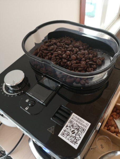 飞利浦咖啡机家用全自动滴滤式带磨豆保温预约功能烧水的地方是不锈钢的还是塑料的？