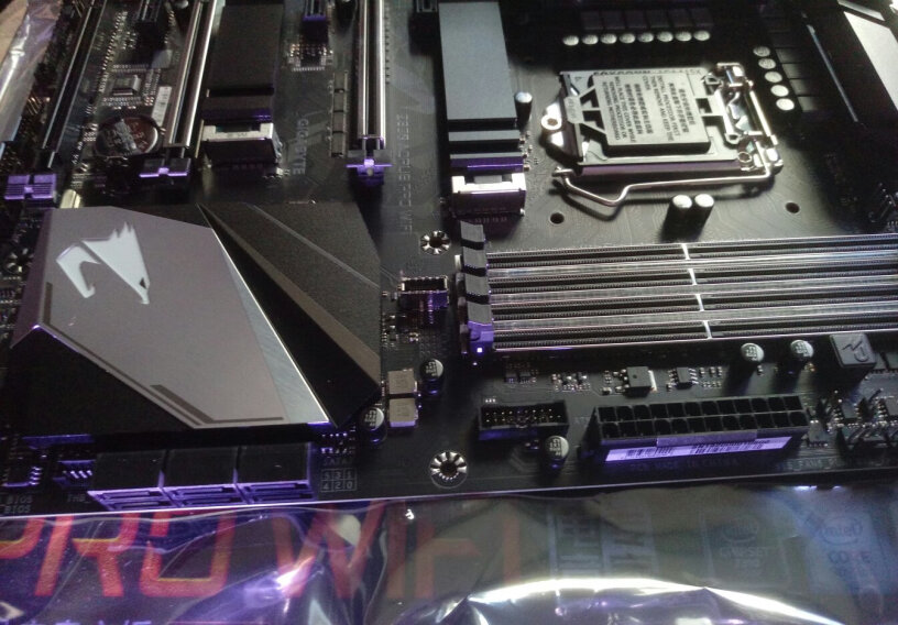 技嘉Z390AORUS我的机箱和机箱风扇和冷排风扇都是5v3针的主板就两个？