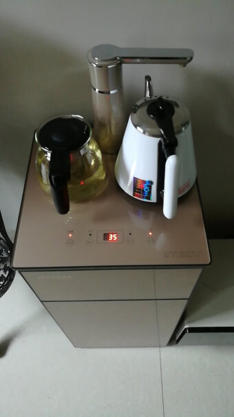 司迈特茶吧机家用智能下置水桶立式饮水机Q2土豪金烧水壶不锈钢，有玻璃烧水壶吗？
