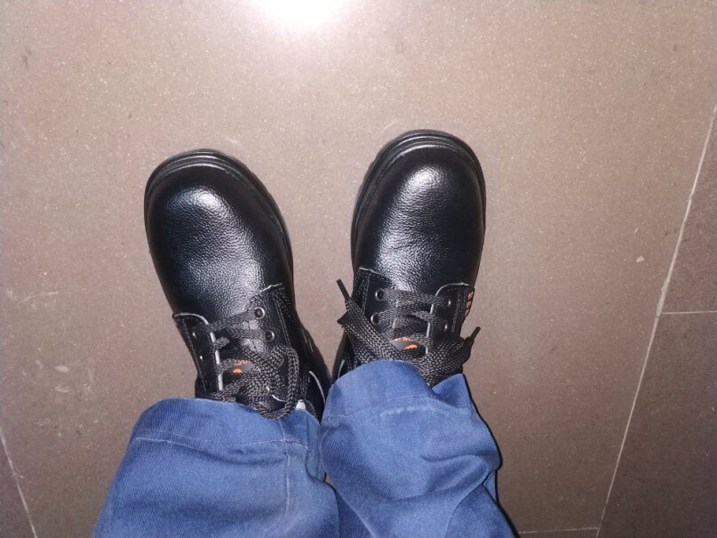 老管家088B劳保鞋电焊工穿的啥样？