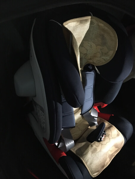 宝得适宝宝汽车儿童安全座椅isofix接口百变骑士2019君威的铁环在下面，可以安装吗？