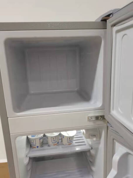 志高双门冰箱小型电冰箱冷藏一开始冷的快！冷冻不行！还是温的！