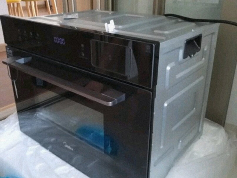 美的R3J嵌入式微蒸烤一体机APP智能操控微波炉蒸箱烤箱一层能并排蒸两碟菜吗？