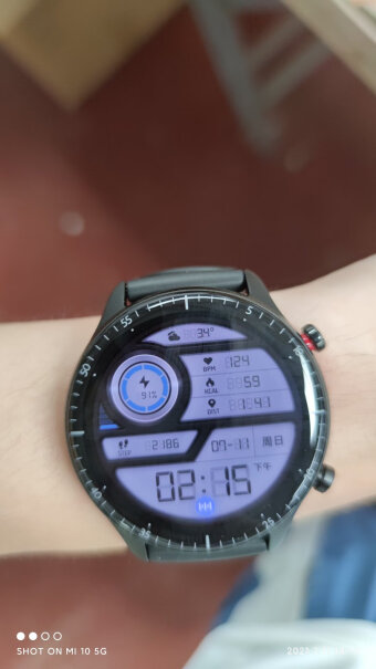 智能手表小米（MI）华米GTR 2 eSIM手表可以入手吗？哪个性价比高、质量更好？