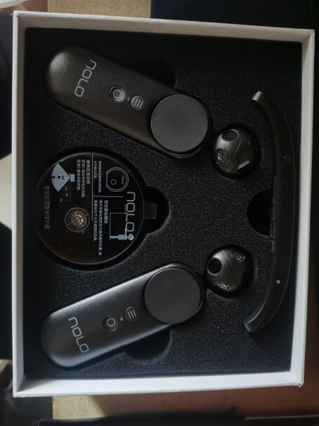 华为VR眼镜 NOLO可以两个眼镜连一台手机吗？
