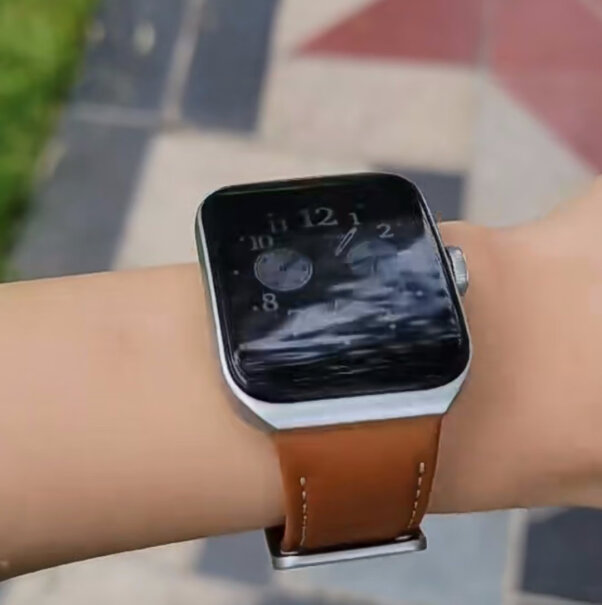OPPO Watch 3 Pro 铂黑 全智能手表 男女运动手表 电话手表 适用iOS安卓鸿蒙手机系容易刮花屏幕嘛？
