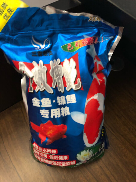 三友创美鱼粮金鱼饲料锦鲤饲料鱼食观赏鱼饲料增色颗粒上浮型龍鳳能吃不？