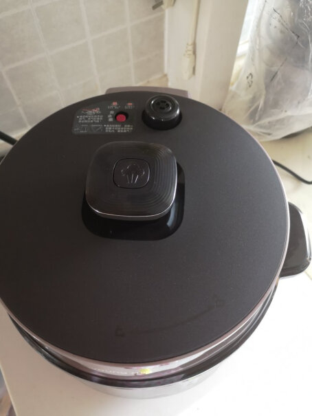 九阳电压力锅智能电压力煲电高压锅这款是触屏吗？