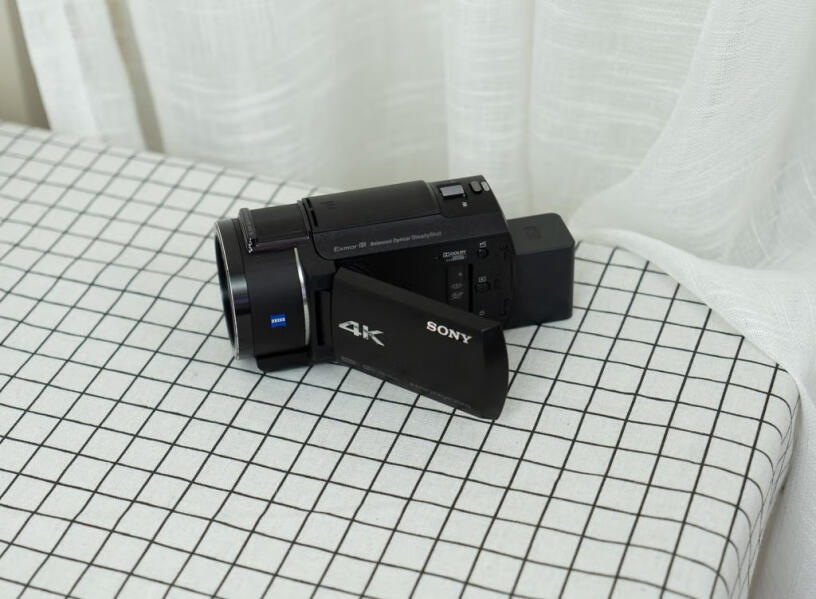索尼FDR-AX700高清数码摄像机在吗，你这D&or;，拍不清画面呀？