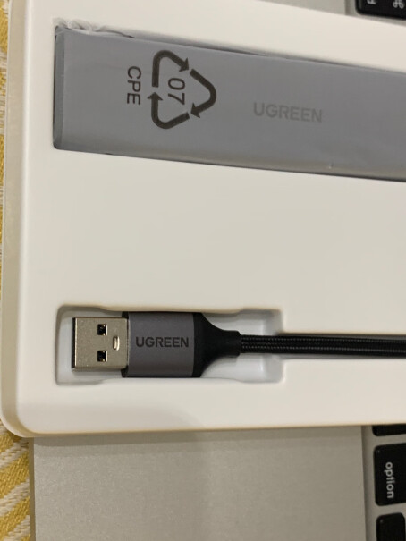 绿联集线器USB3.0分线器HUB拓展扩展高速hdmi口是in吗？