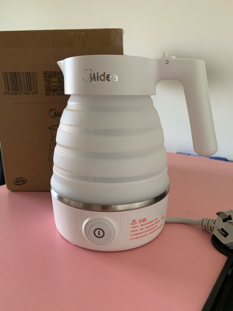 美的水壶开水壶电水壶3041.5L侧显净甜SH15X301请问少睡声音很大吗？保温的时候加热声音大不大？谢谢！？