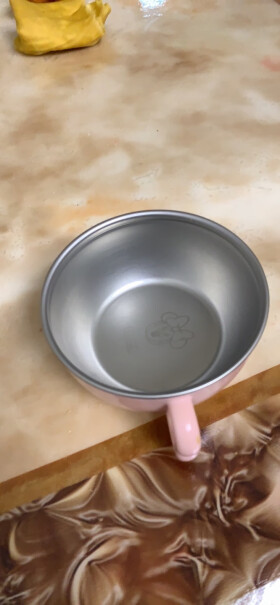 迪士尼儿童餐具婴儿辅食碗宝宝316不锈钢餐具沙拉碗这个可以注水保温吗？