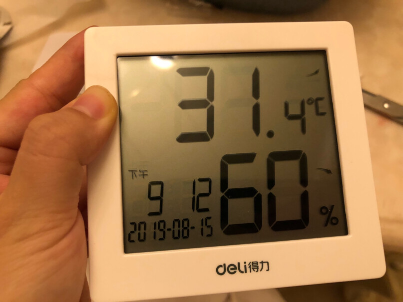 得力8813温度和湿度准确吗？