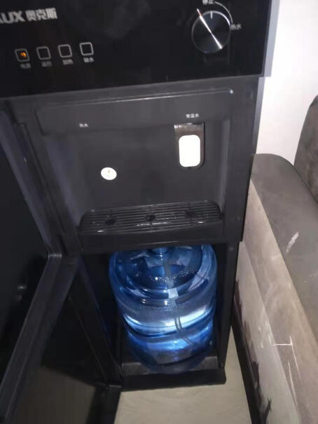 奥克斯饮水机下置式家用立式温热型能放多大桶额？