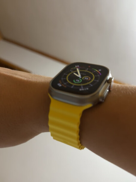 Apple Watch Ultra 智能手表 GPS + 蜂窝款 49毫米 钛金属原色 钛金属表壳绿评测哪款功能更好,评测结果好吗？