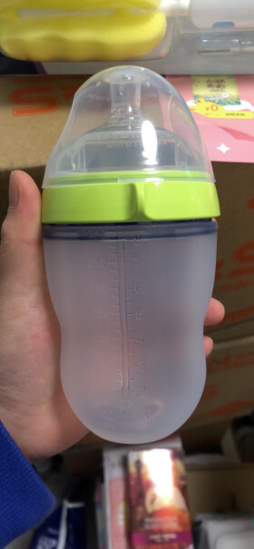 可么多么新生儿硅胶奶瓶宽孔径防胀气防摔感觉有胶味，感给宝宝用吗？