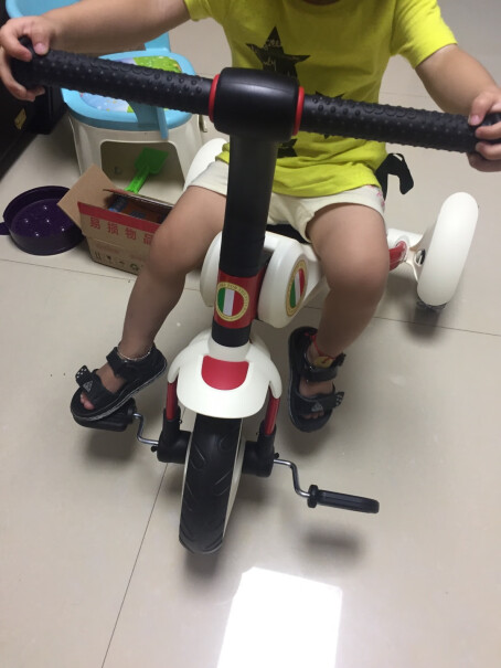 乐卡儿童三轮车便携可折叠童车滑行平衡车三合一TINY大家安装完后面的控制杆歪不啊？