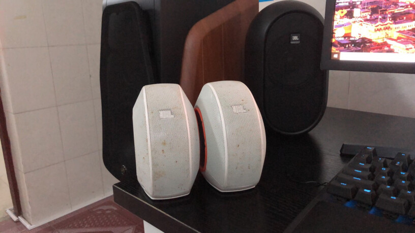 JBL104请问这款有蓝牙吗？