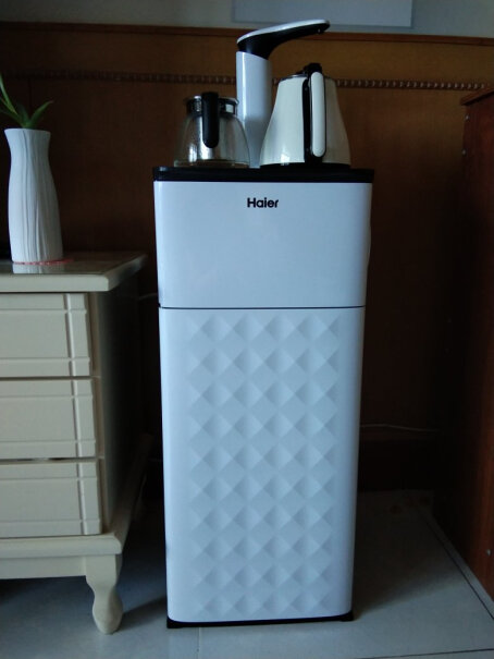 海尔（Haier）饮水机海尔家用小型饮水机下置水桶立式多功能茶吧机开水机应该怎么样选择,到底是不是智商税！