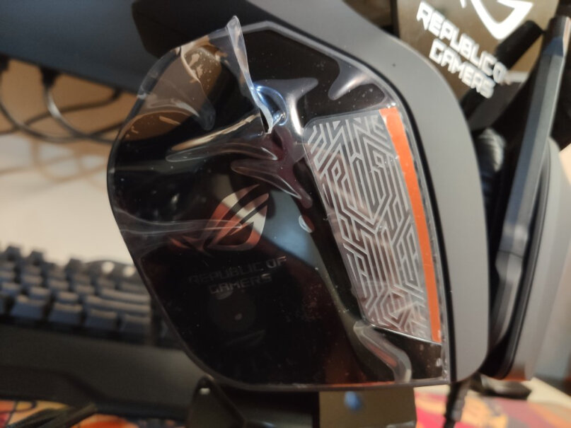 ROG风行GO朋克粉游戏耳机海绵罩可以拆得下来洗吗？