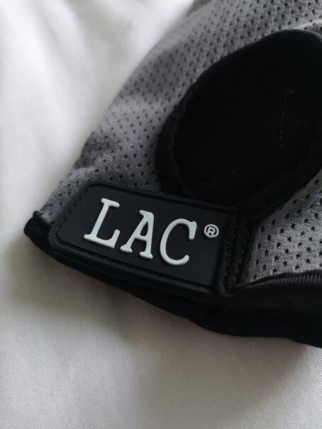 健身手套LAC健身手套男运动女护腕器械训练防滑透气夏半指单杠镂空透气对比哪款性价比更高,多少钱？