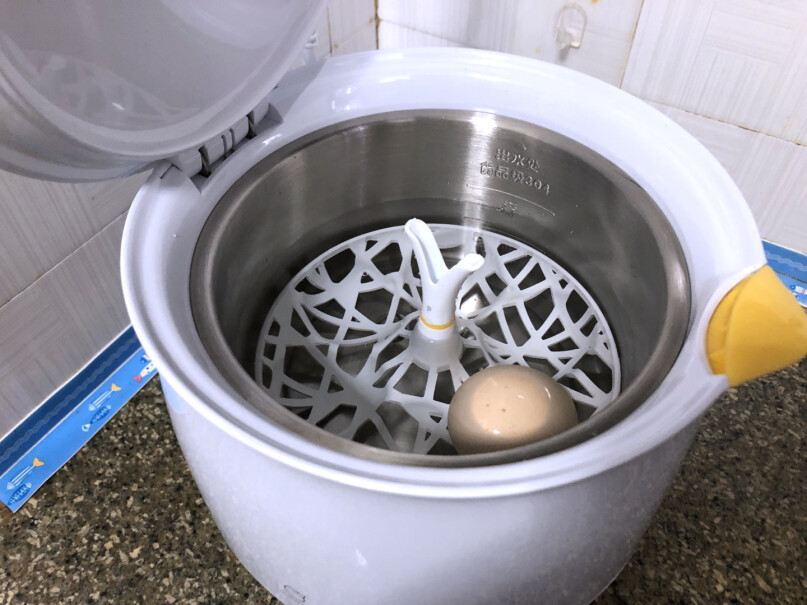 京东京造67度温泉蛋煮蛋器迷你进口材料蒸蛋羹器多功能低温料理这个煮好后，会自动保温吗？
