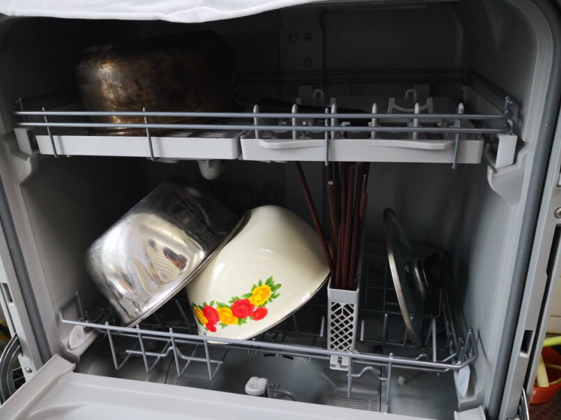 松下洗碗机家用台式易安装独立加热烘干洗涤块倒在哪里？