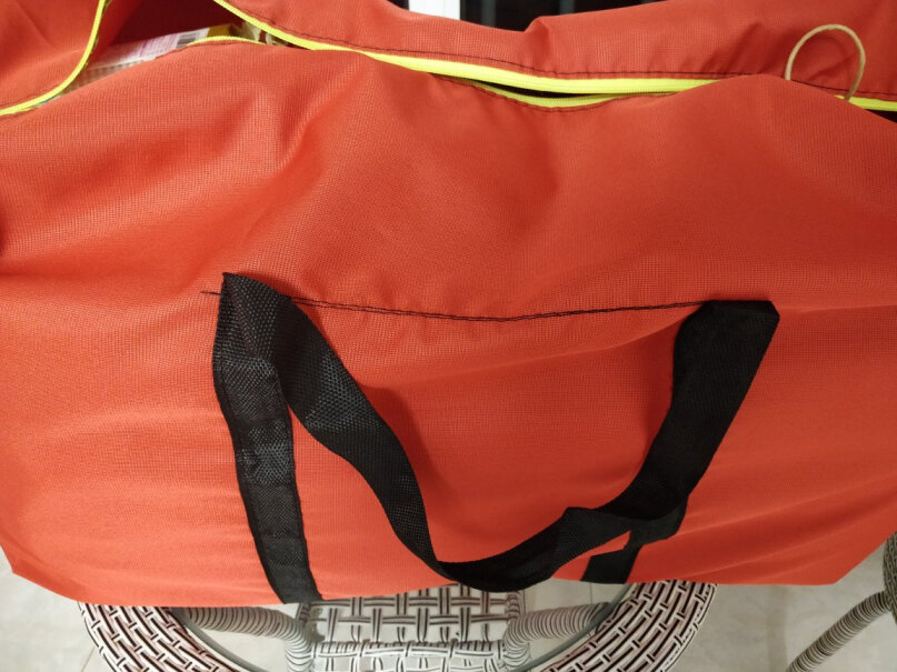 真居帆布包女单肩文艺韩版简约百搭学生大容量小清新帆布包质量怎么样？一个袋子只能装得下一个被子吗？