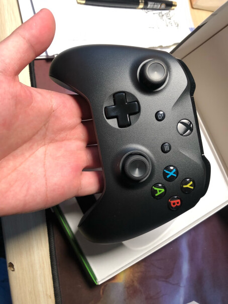 微软Xbox无线控制器磨砂黑+Win10适用的无线适配器我用无线适配器死活连不上，什么系统版本usb3.0都检查过了没问题，有没有大兄弟懂得？是不是跟驱动有关？