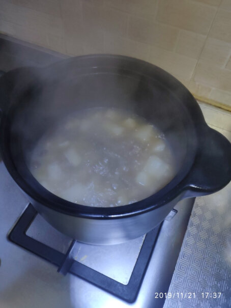京东京造日式蒸饭锅4.6L的锅能做几个人的饭？