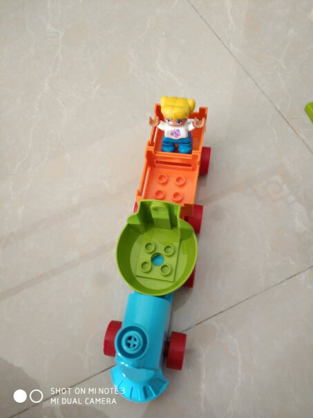 乐高LEGO积木得宝DUPLO请问刚两岁的男孩玩这个合适吗？