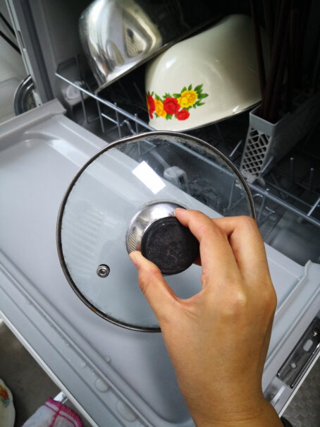 松下洗碗机家用台式易安装独立加热烘干可以分层洗吗？
