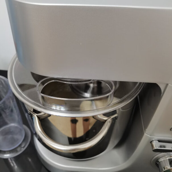 海氏厨师机多功能和面机料理机打蛋器HM770升级款请问这个6.5升数家庭用会不会太大？